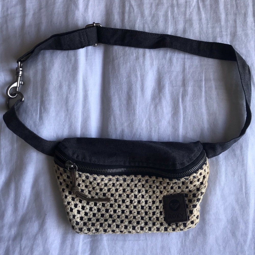 ROXY Dark Blue/Cream Crochet Fanny Pack